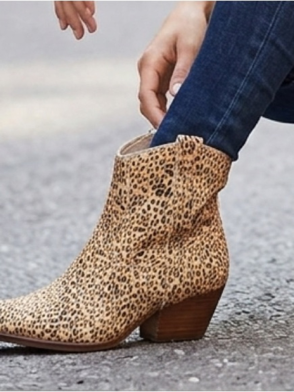 Dolce Vita Leopard Print Ankle Booties in Tan/Black - 9.5